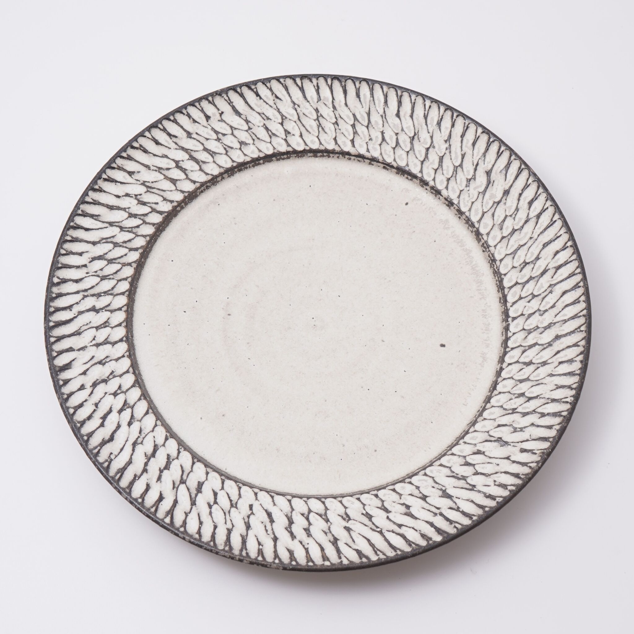 しのぎリム平皿8寸【販売期間〜11/11】