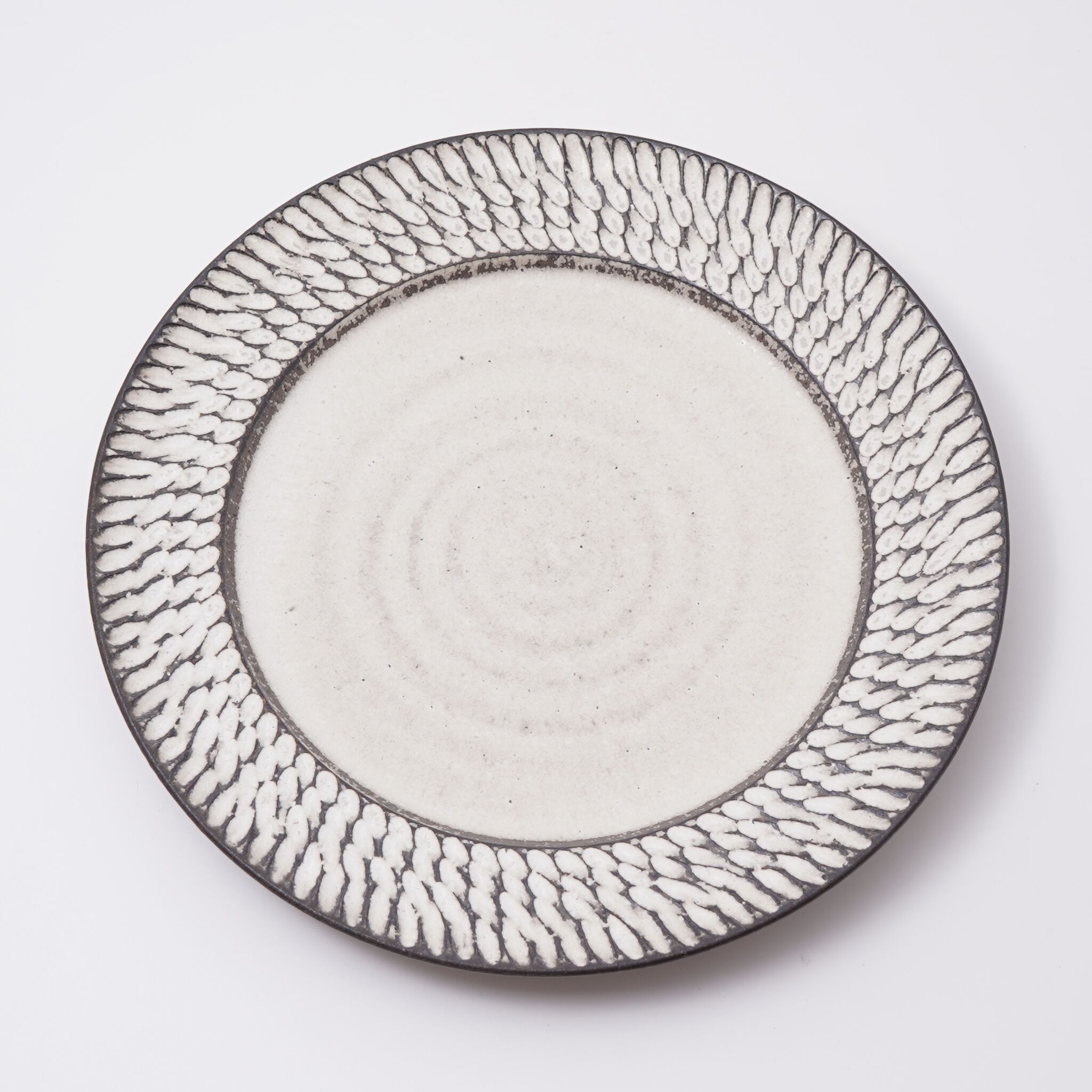 しのぎリム平皿8寸【販売期間〜11/11】